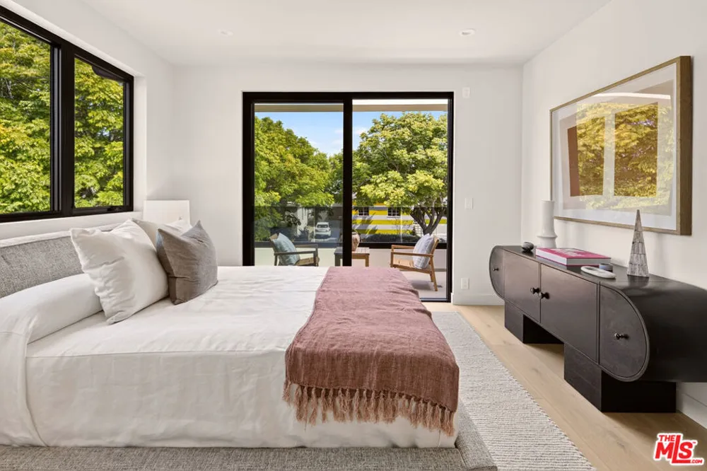 12035 Navy Street Los Angeles, CA 90066
