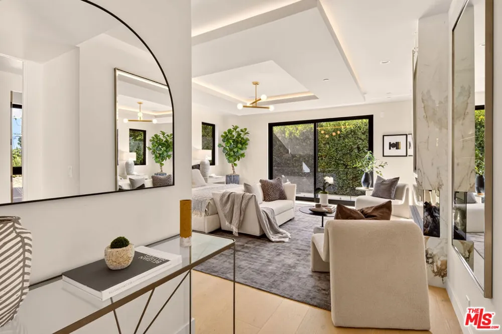 12035 Navy Street Los Angeles, CA 90066