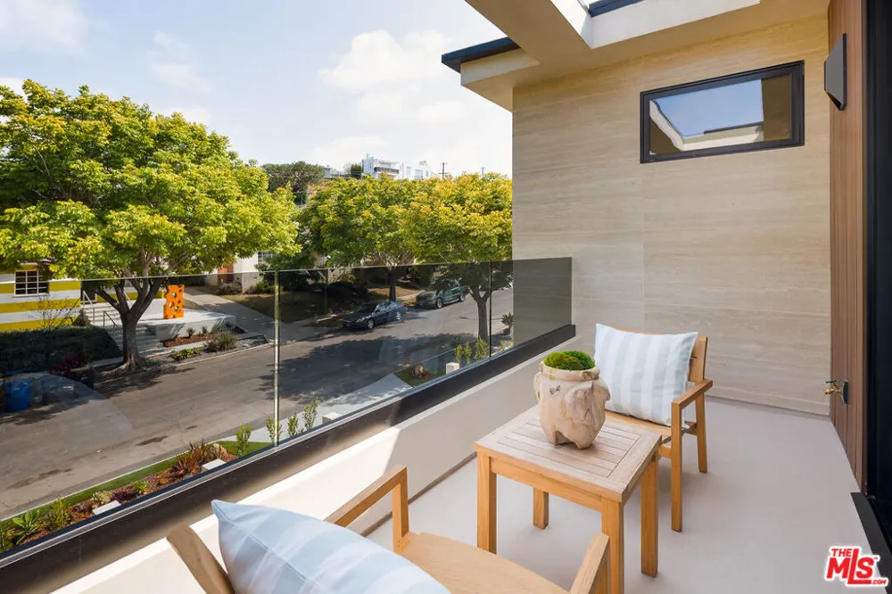 12035 Navy Street Los Angeles, CA 90066