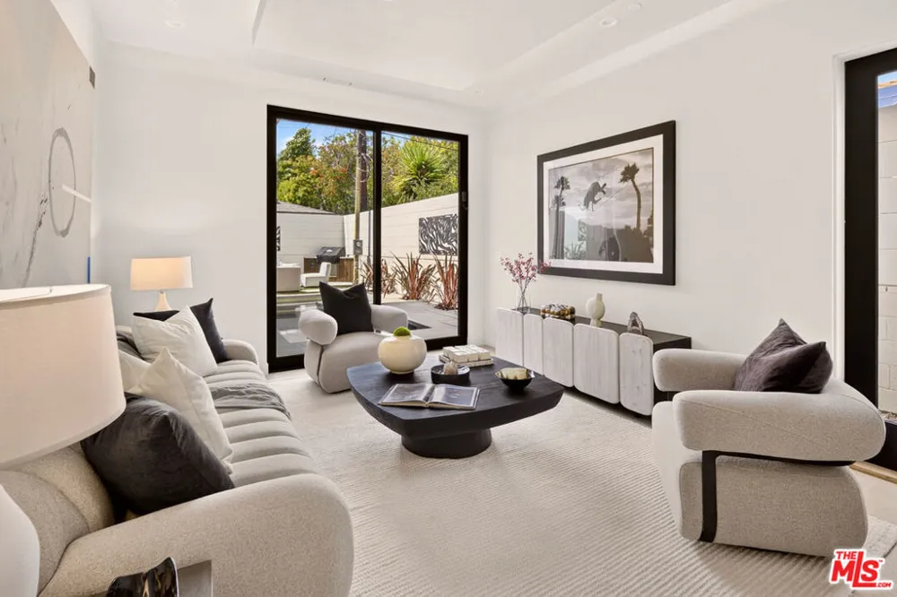 12035 Navy Street Los Angeles, CA 90066