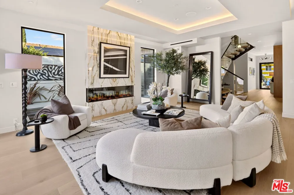 12035 Navy Street Los Angeles, CA 90066