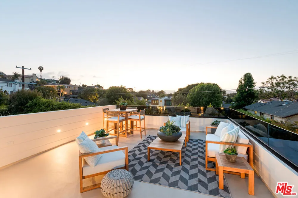 12035 Navy Street Los Angeles, CA 90066