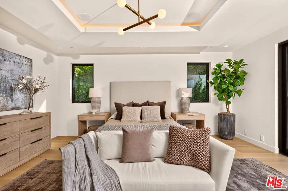 12035 Navy Street Los Angeles, CA 90066