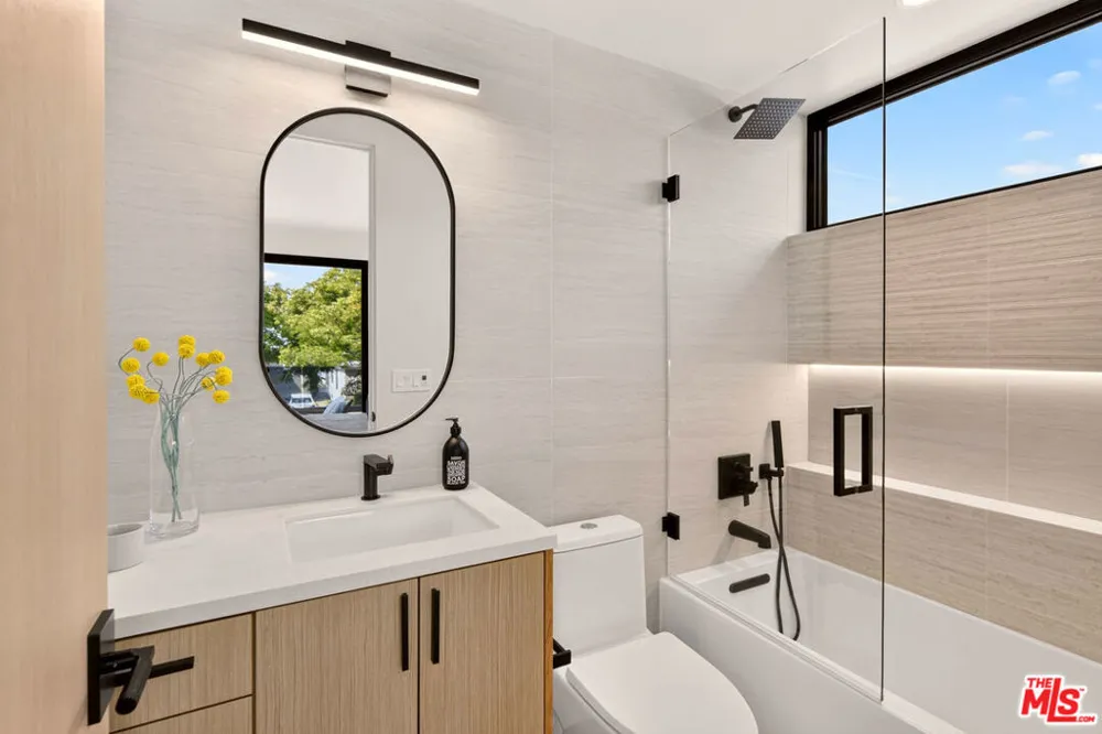 12035 Navy Street Los Angeles, CA 90066