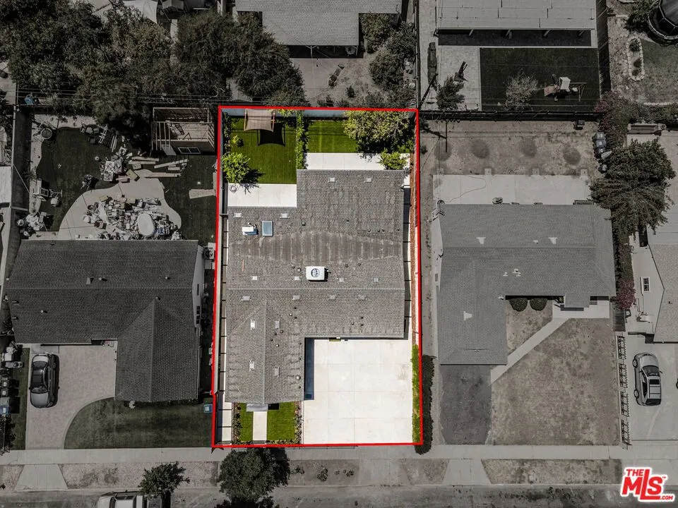 7935 Zelzah Avenue Reseda, CA 91335