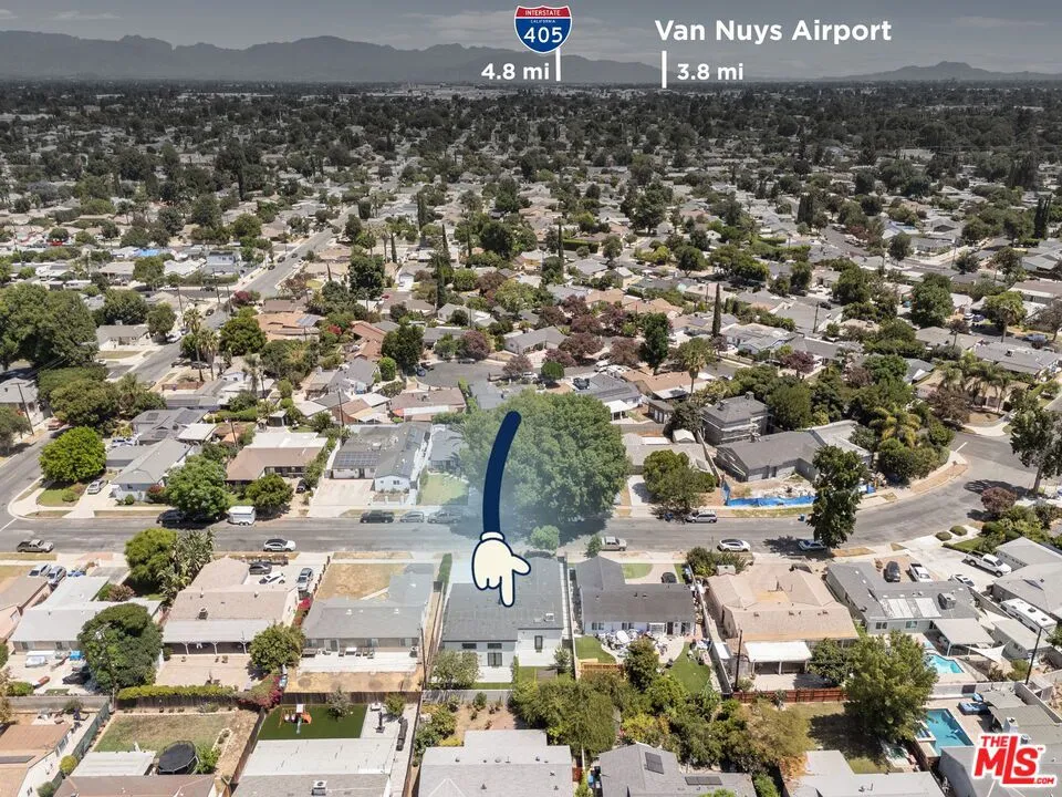 7935 Zelzah Avenue Reseda, CA 91335