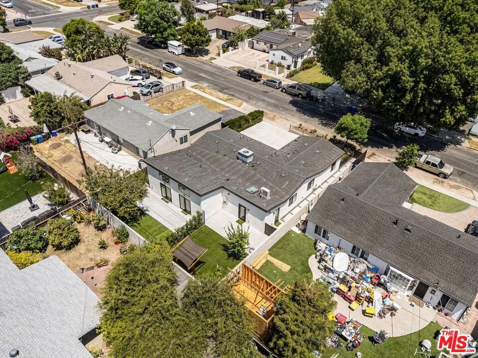 7935 Zelzah Avenue Reseda, CA 91335