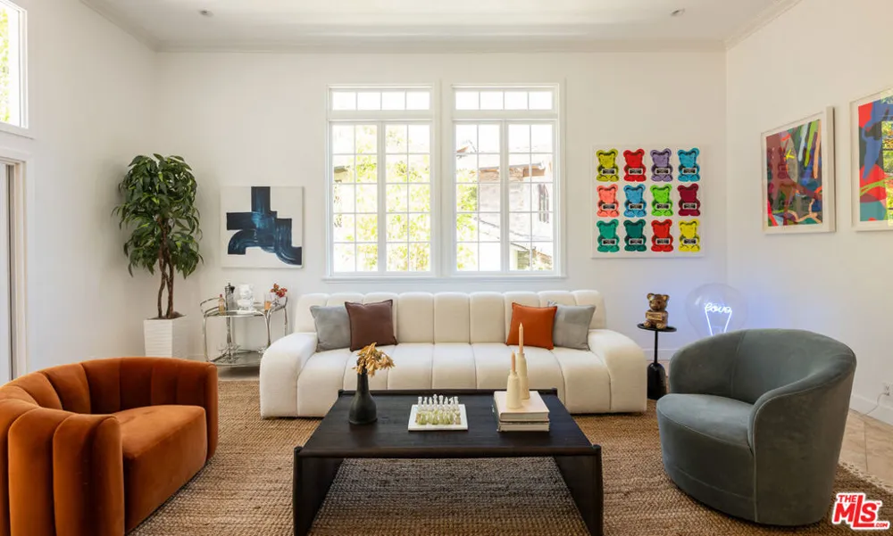 3891 Sepulveda Boulevard Sherman Oaks, CA 91403