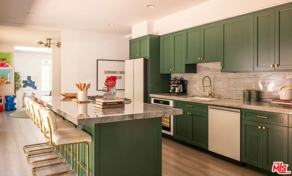 3891 Sepulveda Boulevard Sherman Oaks, CA 91403