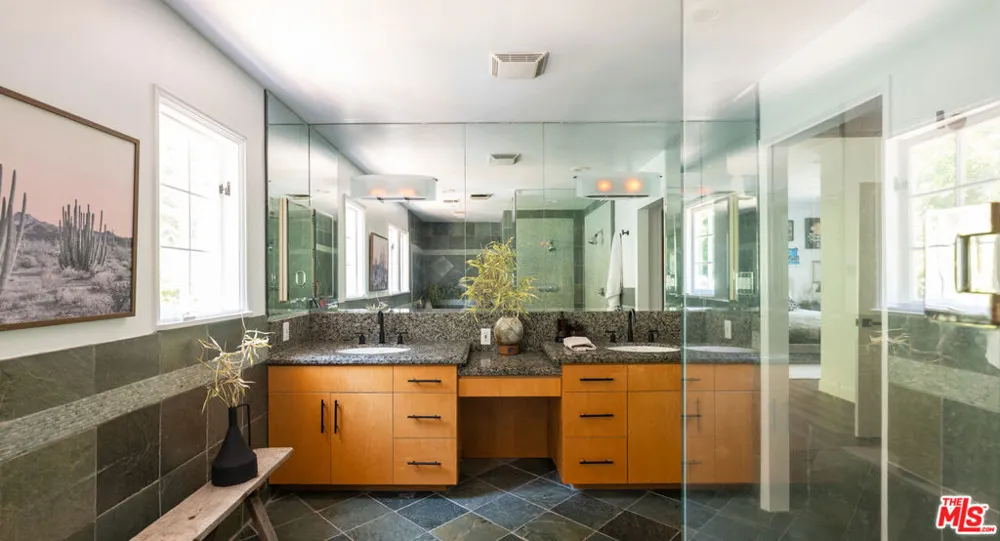 3891 Sepulveda Boulevard Sherman Oaks, CA 91403