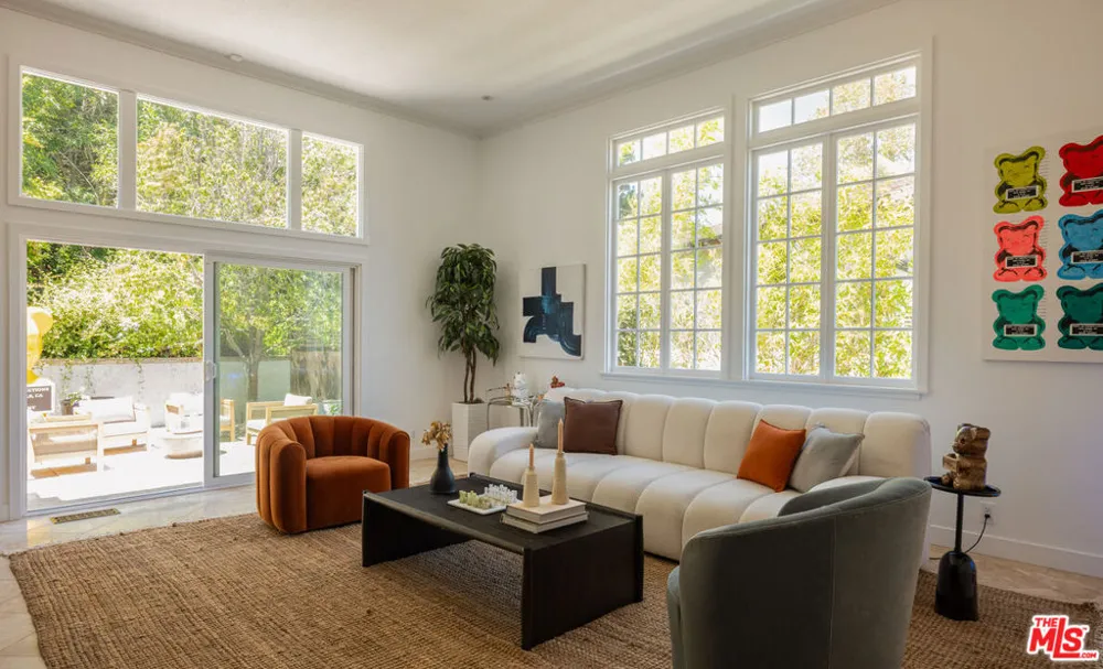 3891 Sepulveda Boulevard Sherman Oaks, CA 91403