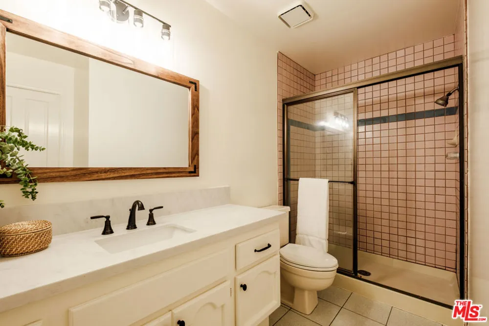 5744 Hempstead Drive Agoura Hills, CA 91301