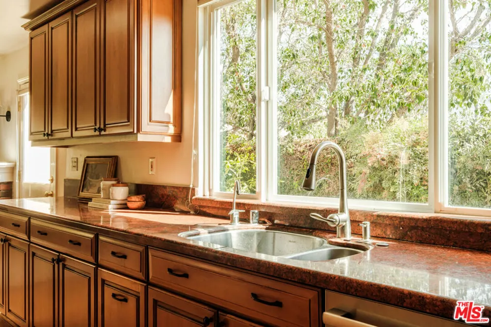 5744 Hempstead Drive Agoura Hills, CA 91301