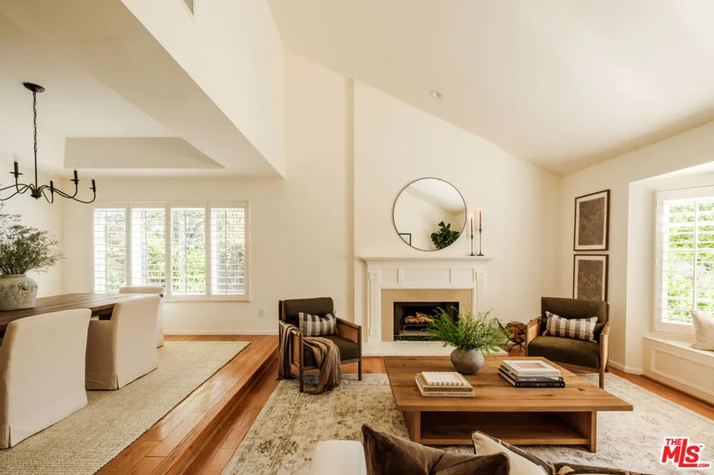 5744 Hempstead Drive Agoura Hills, CA 91301