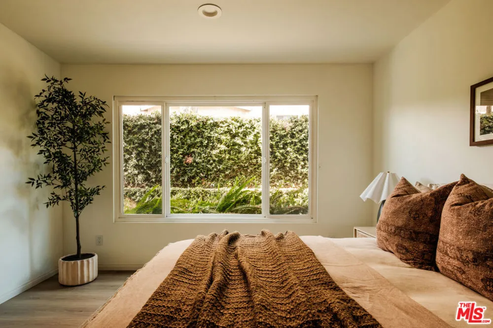 5744 Hempstead Drive Agoura Hills, CA 91301