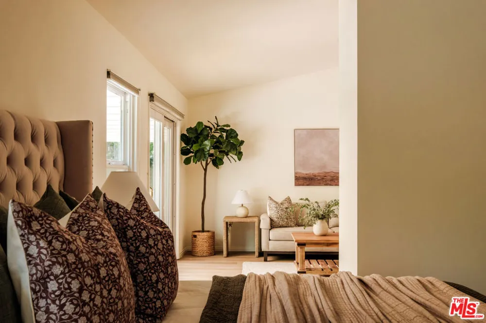 5744 Hempstead Drive Agoura Hills, CA 91301
