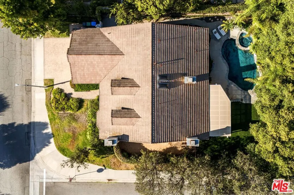 5744 Hempstead Drive Agoura Hills, CA 91301
