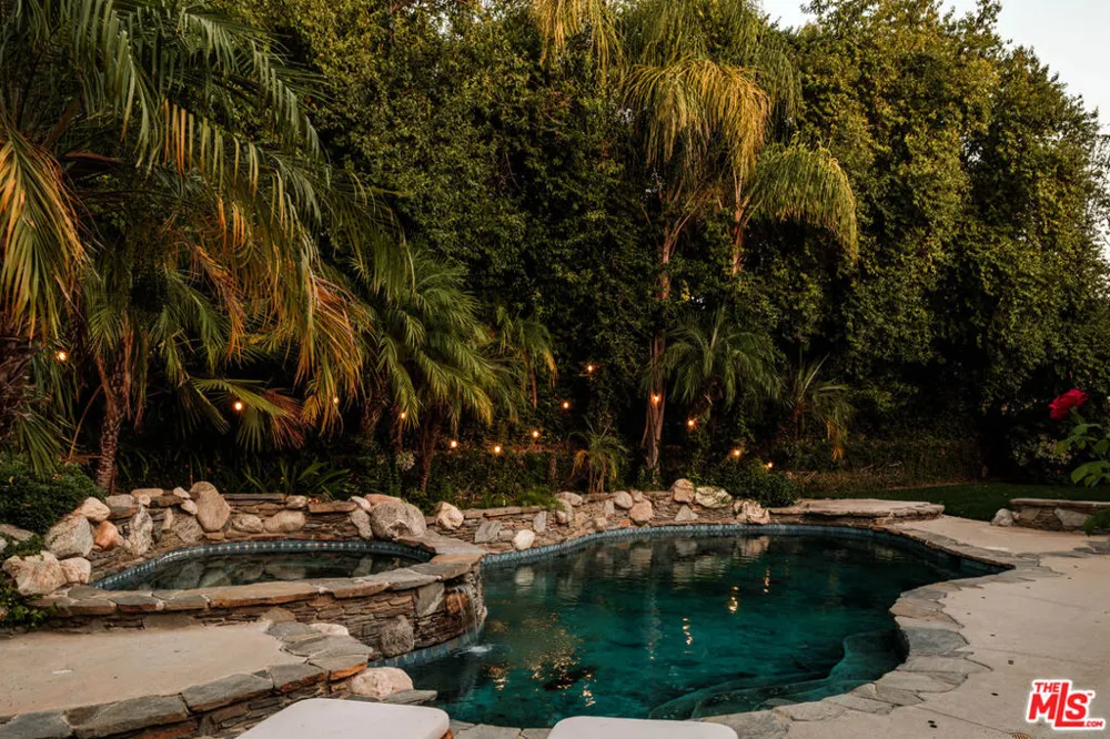 5744 Hempstead Drive Agoura Hills, CA 91301