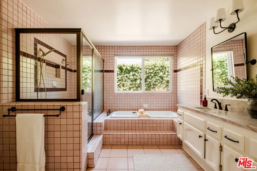 5744 Hempstead Drive Agoura Hills, CA 91301