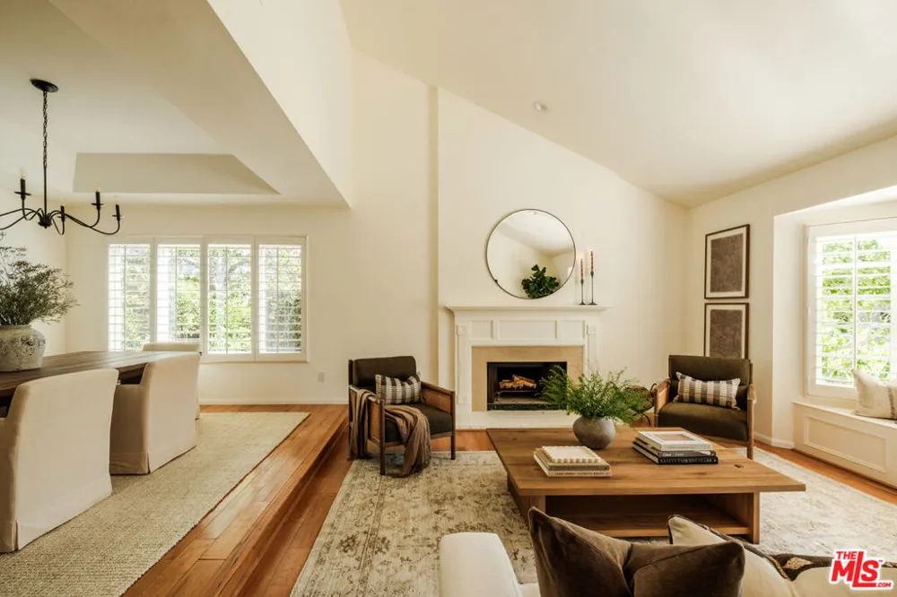 5744 Hempstead Drive Agoura Hills, CA 91301