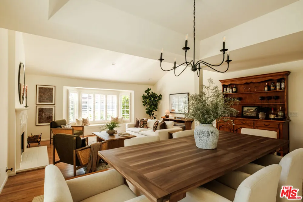 5744 Hempstead Drive Agoura Hills, CA 91301