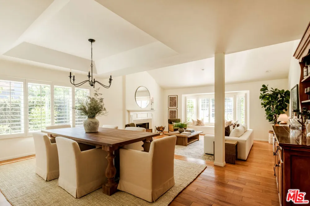 5744 Hempstead Drive Agoura Hills, CA 91301