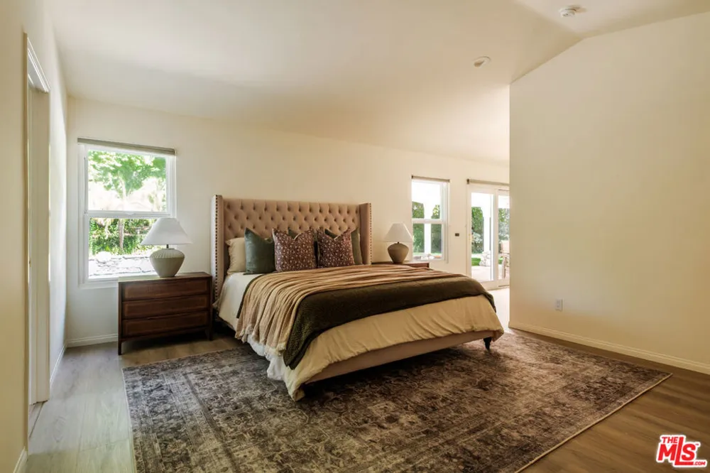 5744 Hempstead Drive Agoura Hills, CA 91301