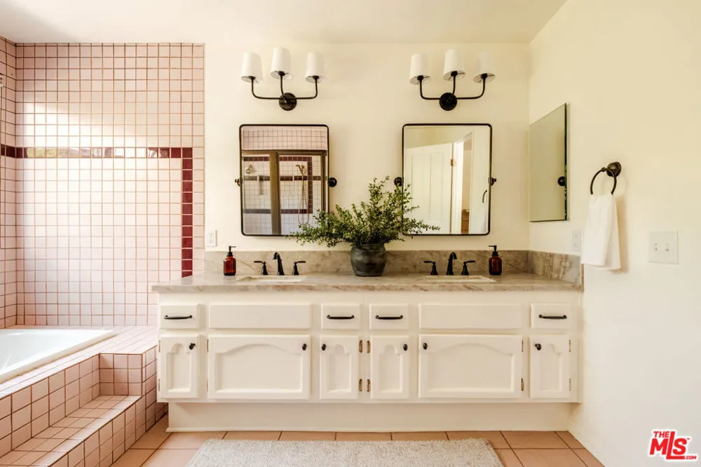 5744 Hempstead Drive Agoura Hills, CA 91301