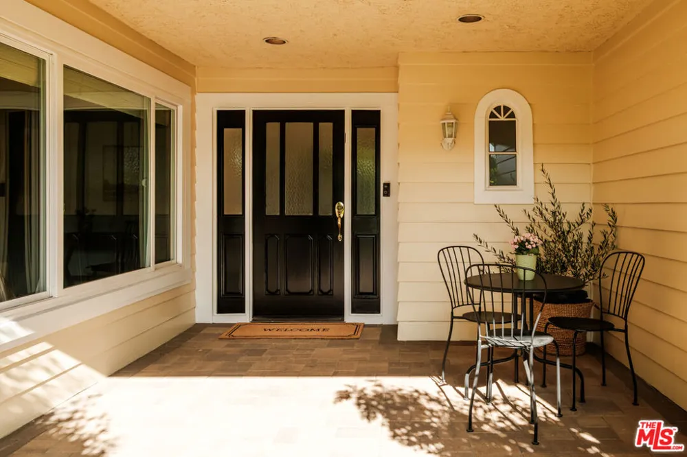5744 Hempstead Drive Agoura Hills, CA 91301