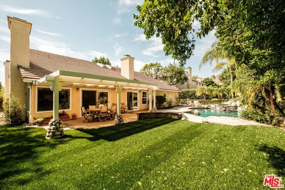 5744 Hempstead Drive Agoura Hills, CA 91301