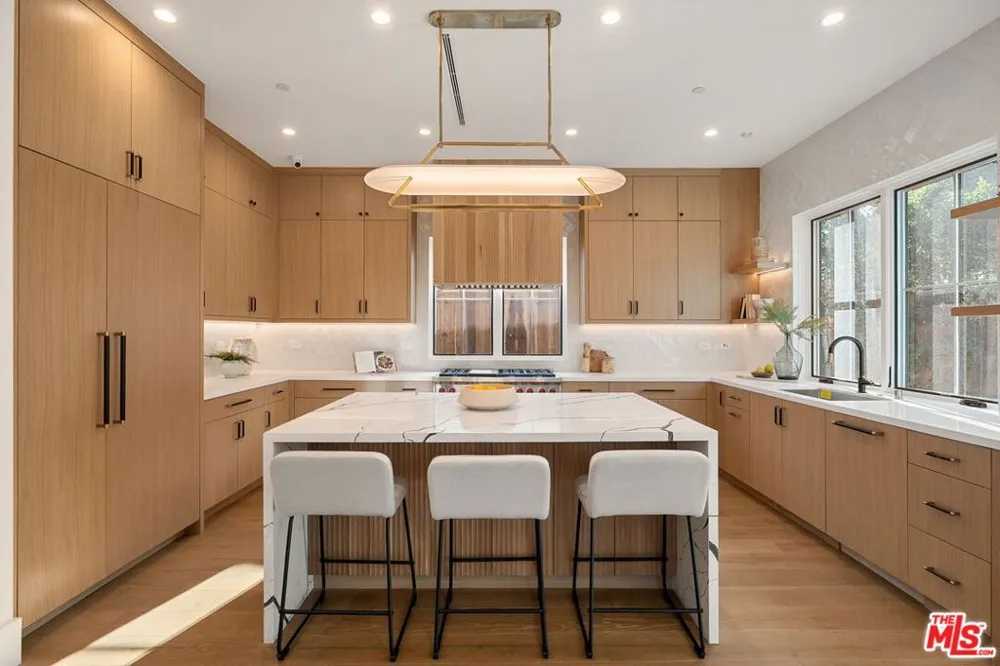 1823 S Shenandoah Street Los Angeles, CA 90035