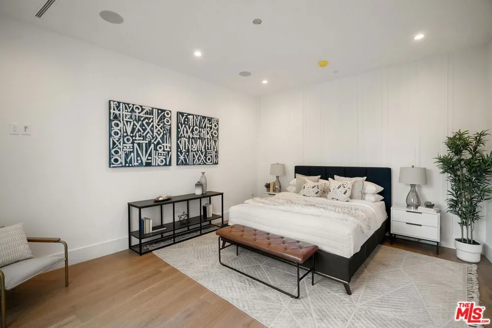 1823 S Shenandoah Street Los Angeles, CA 90035