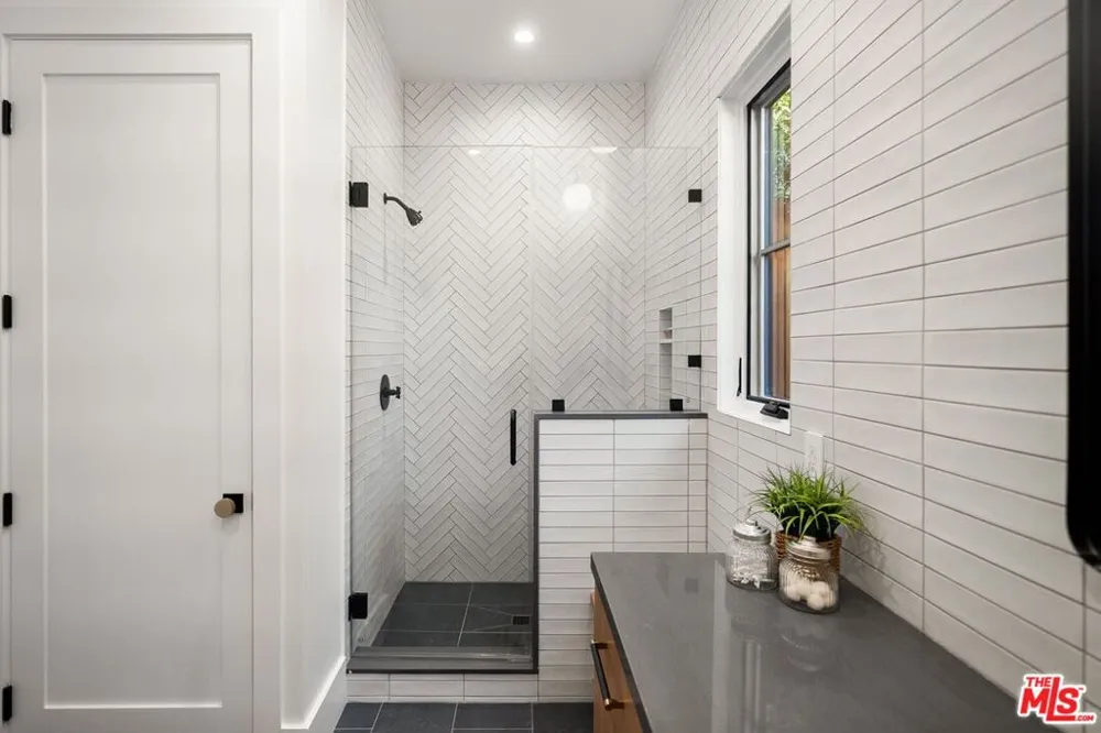 1823 S Shenandoah Street Los Angeles, CA 90035