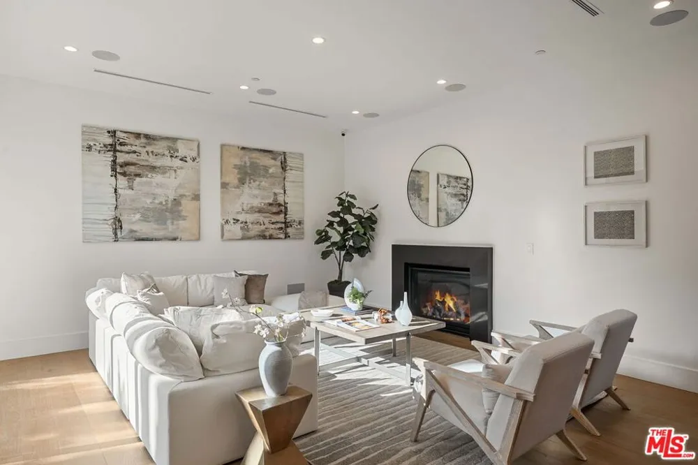 1823 S Shenandoah Street Los Angeles, CA 90035