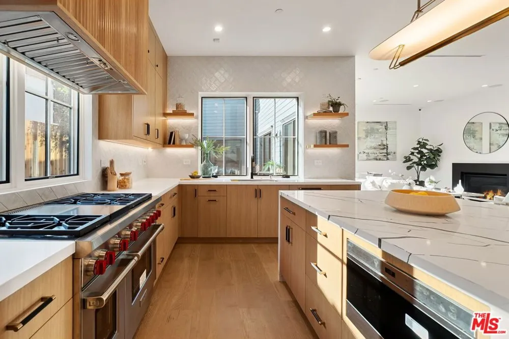 1823 S Shenandoah Street Los Angeles, CA 90035