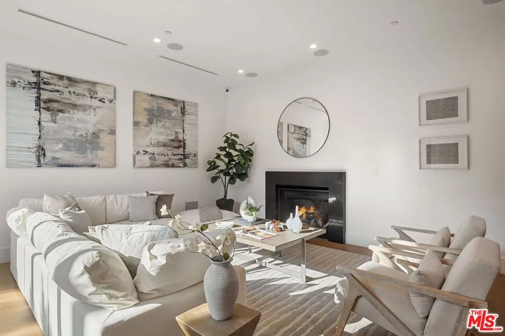 1823 S Shenandoah Street Los Angeles, CA 90035