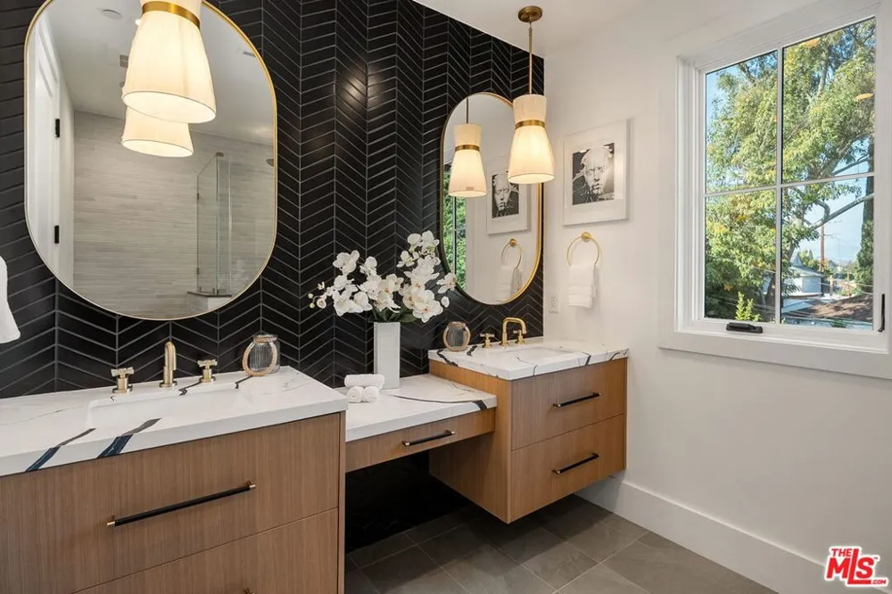 1823 S Shenandoah Street Los Angeles, CA 90035