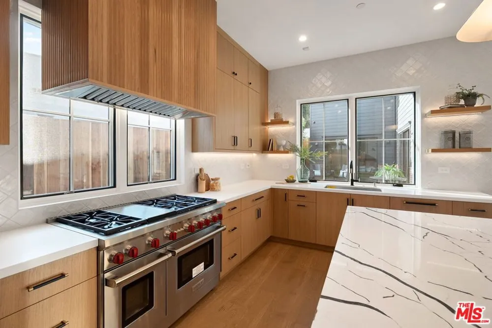 1823 S Shenandoah Street Los Angeles, CA 90035