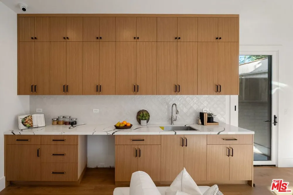 1823 S Shenandoah Street Los Angeles, CA 90035