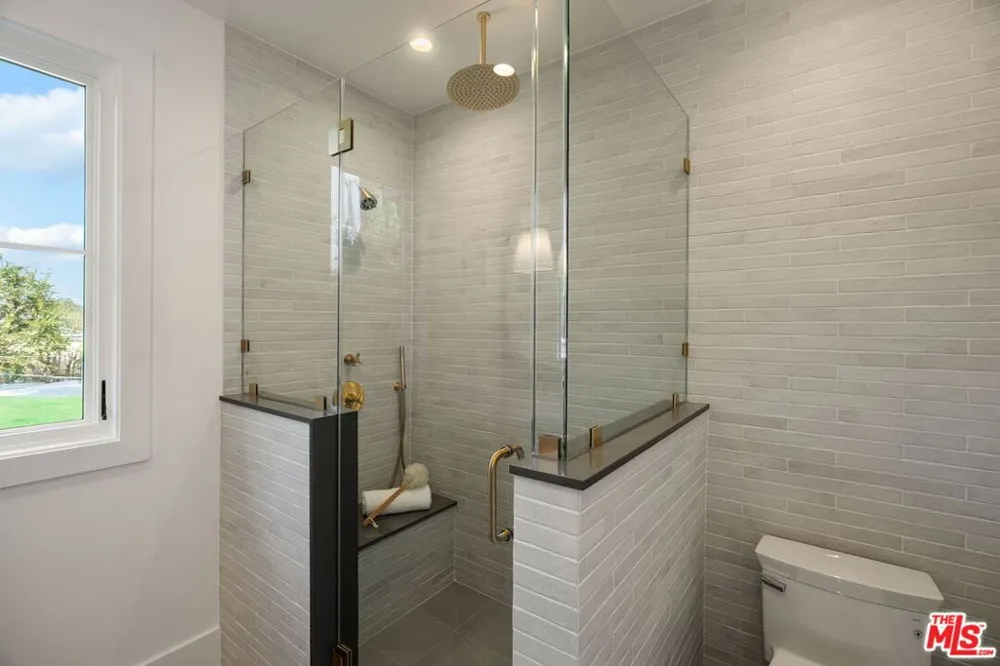 1823 S Shenandoah Street Los Angeles, CA 90035