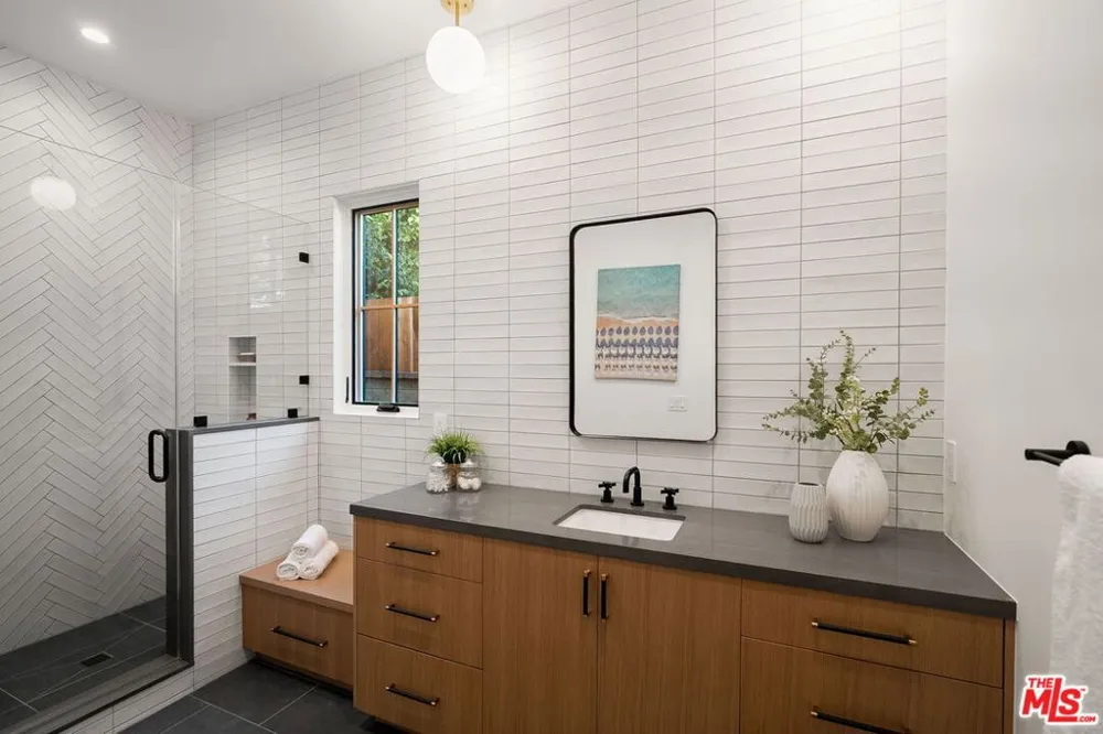 1823 S Shenandoah Street Los Angeles, CA 90035
