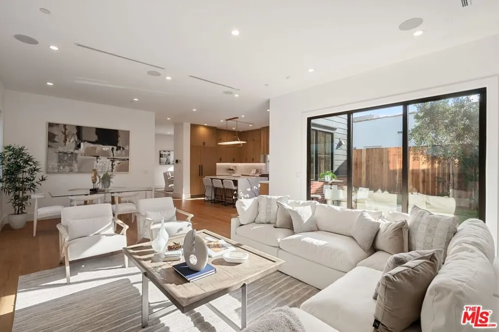 1823 S Shenandoah Street Los Angeles, CA 90035