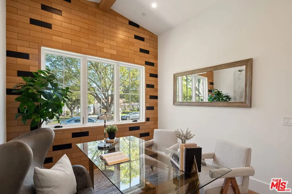 1823 S Shenandoah Street Los Angeles, CA 90035