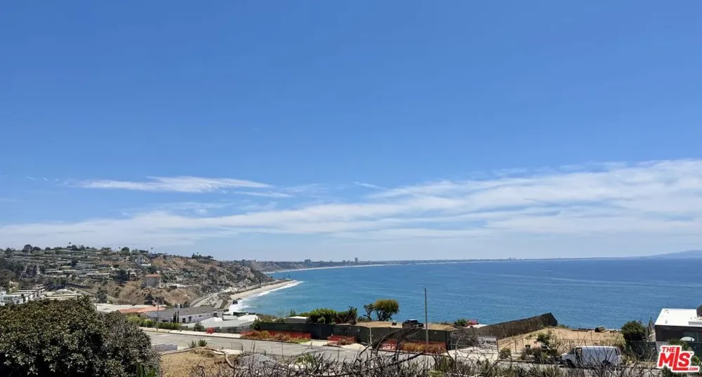18354 Wakecrest Drive Malibu, CA 90265