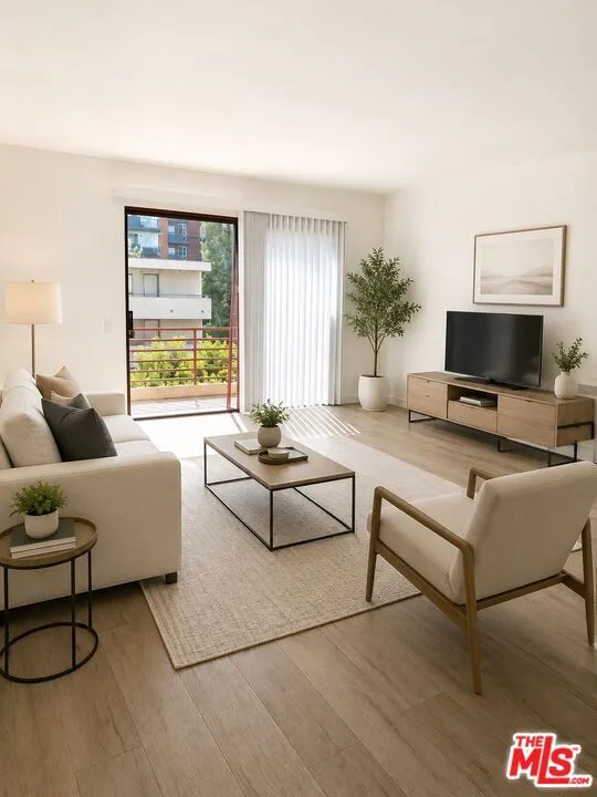 6825 Alabama Avenue #311 Canoga Park, CA 91303