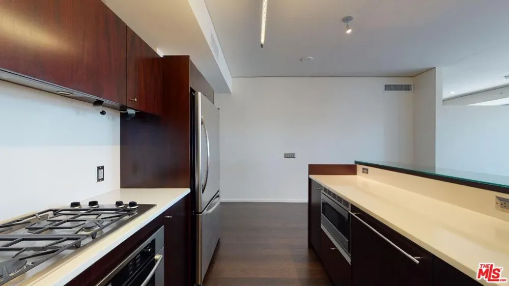 1155 S Grand Avenue #1108 Los Angeles, CA 90015