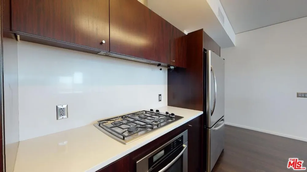 1155 S Grand Avenue #1108 Los Angeles, CA 90015