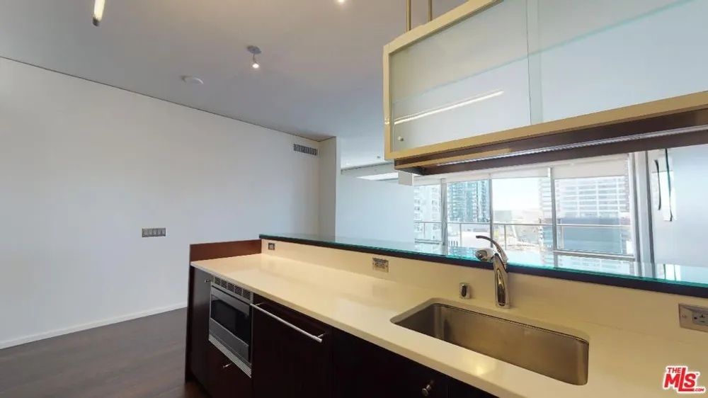 1155 S Grand Avenue #1108 Los Angeles, CA 90015