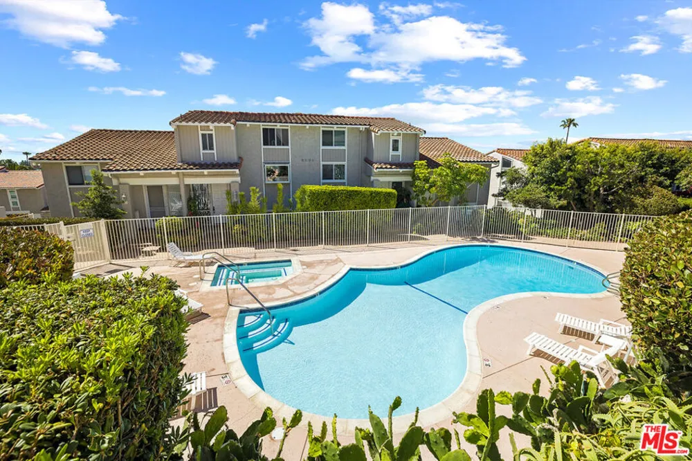 28248 Rey De Copas Lane ##23 Malibu, CA 90265