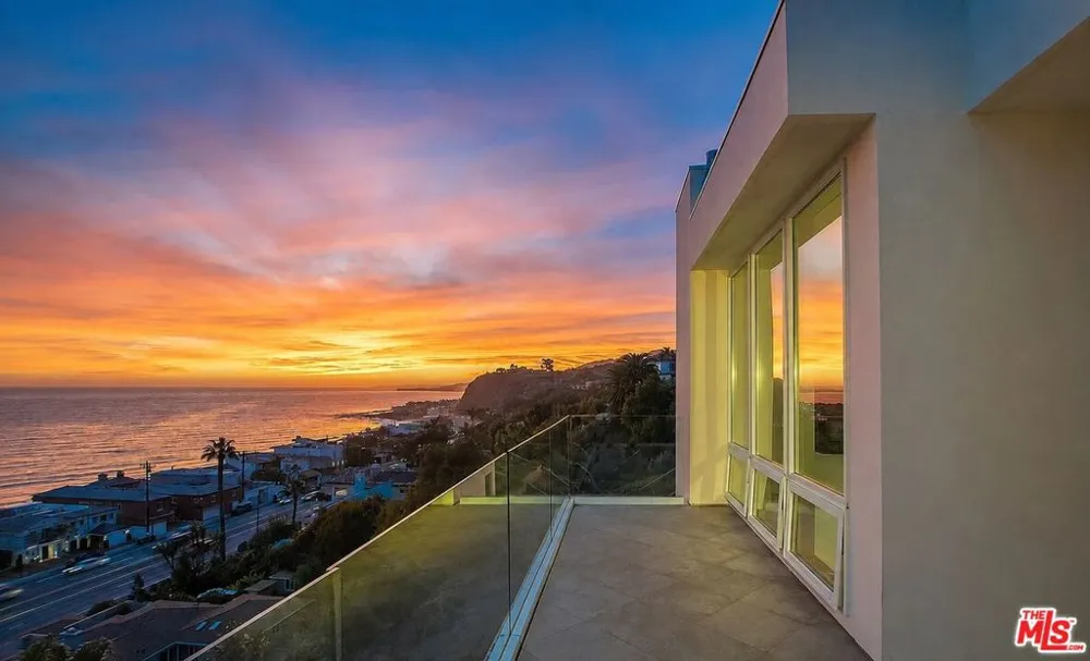21484 Paseo Portola Malibu, CA 90265